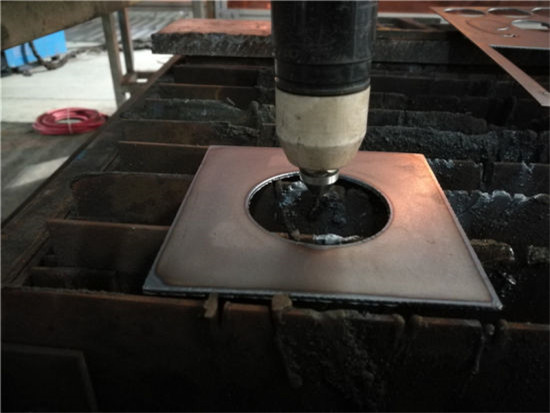 Preço de fábrica 1530 máquina de corte plasma para aço inoxidável folha de ferro de aço carbono cnc cortador de plasma em estoque