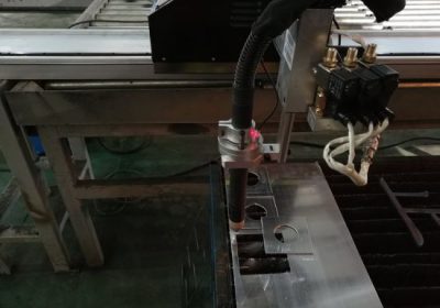 Máquina de corte de alta velocidade do metal do plasma da construção 1525/1530 THC para o aço